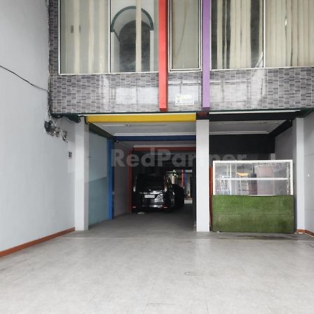 Puspita Homestay Mitra Reddoorz Bekasi Eksteriør bilde
