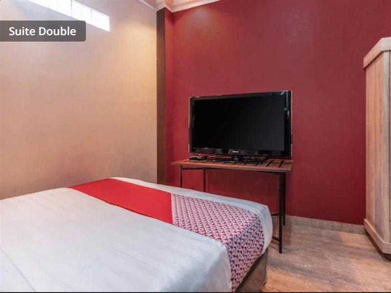 Puspita Homestay Mitra Reddoorz Bekasi Eksteriør bilde