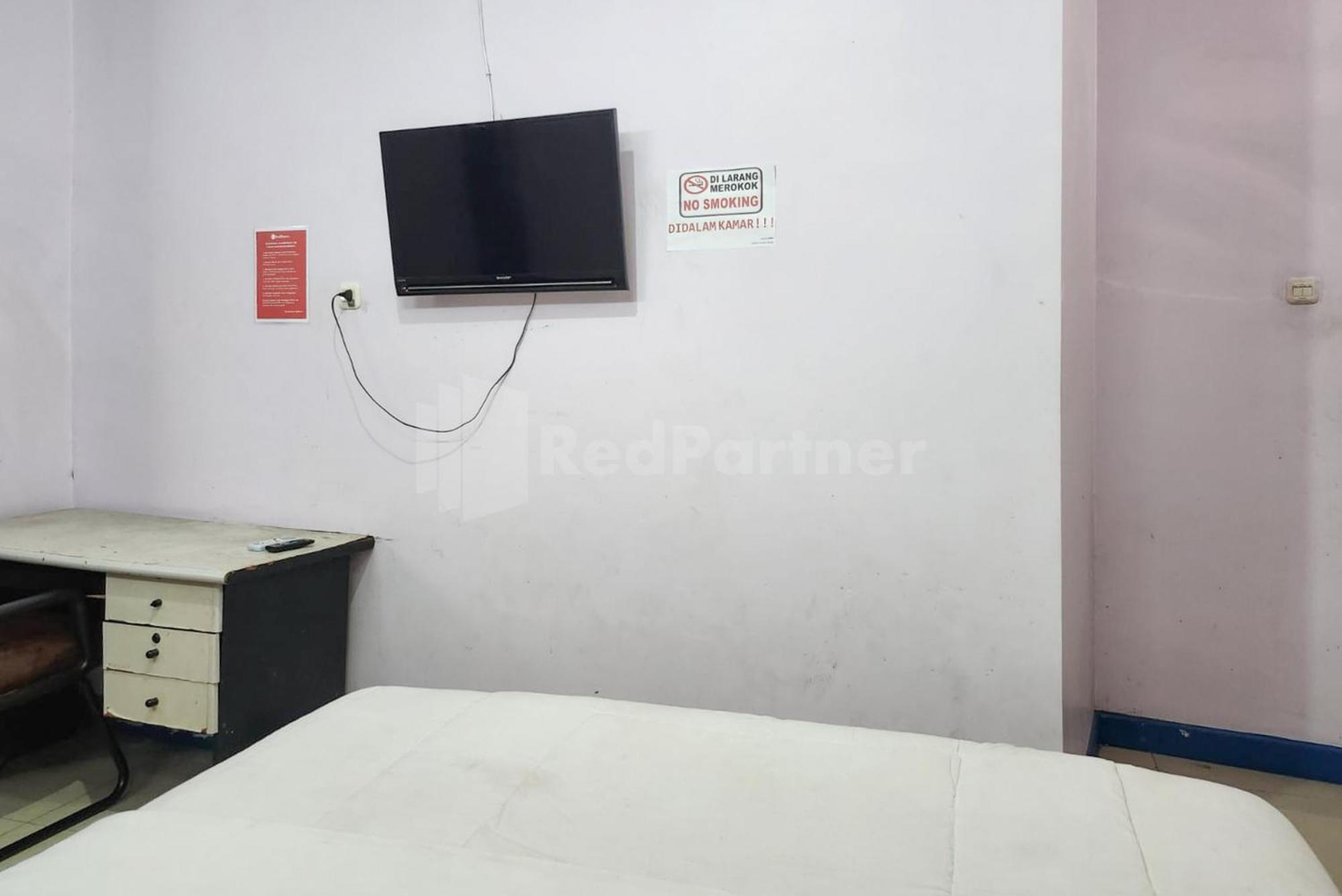 Puspita Homestay Mitra Reddoorz Bekasi Eksteriør bilde