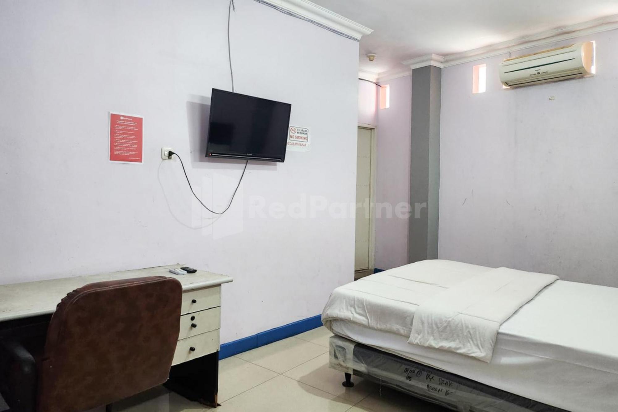 Puspita Homestay Mitra Reddoorz Bekasi Eksteriør bilde