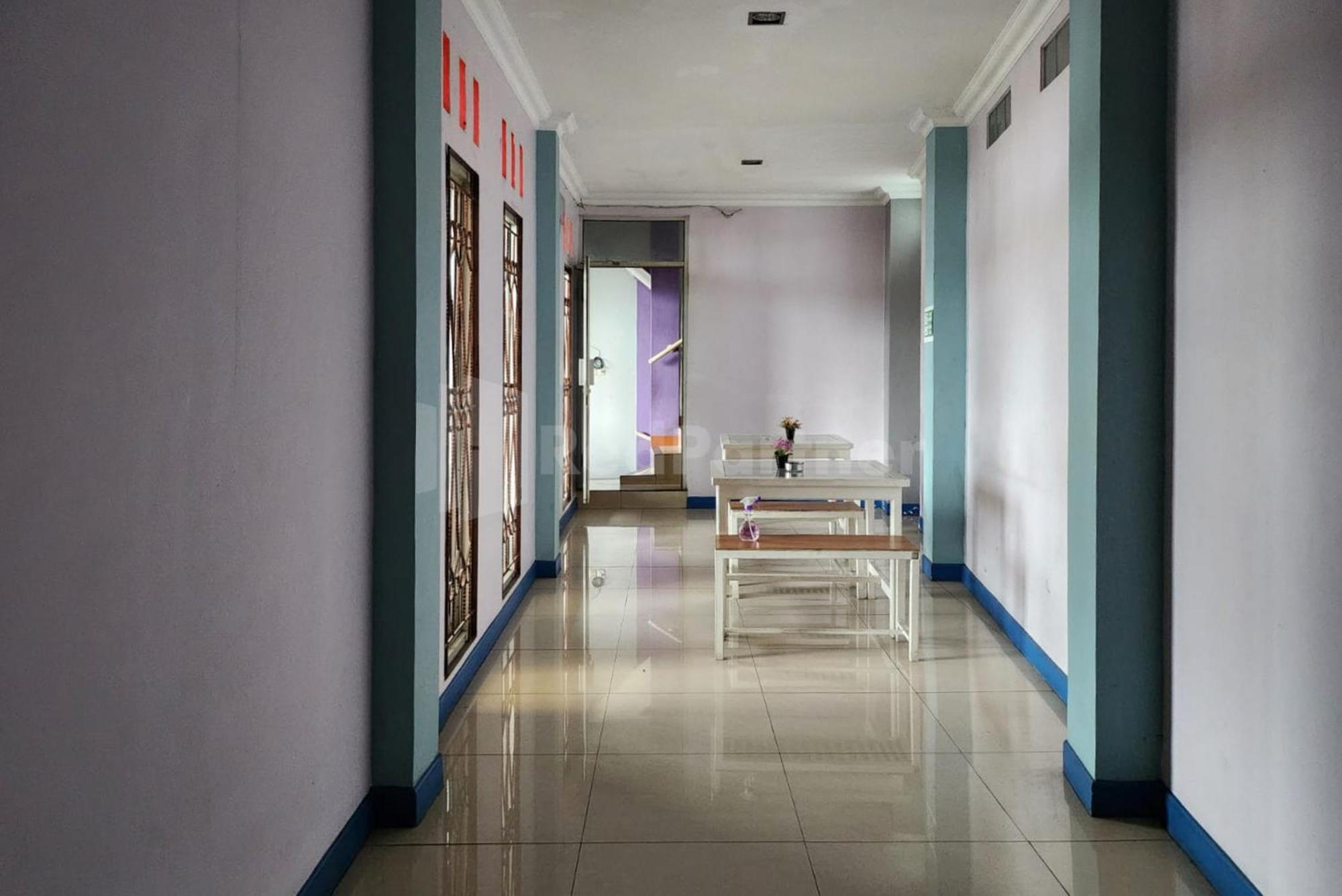 Puspita Homestay Mitra Reddoorz Bekasi Eksteriør bilde