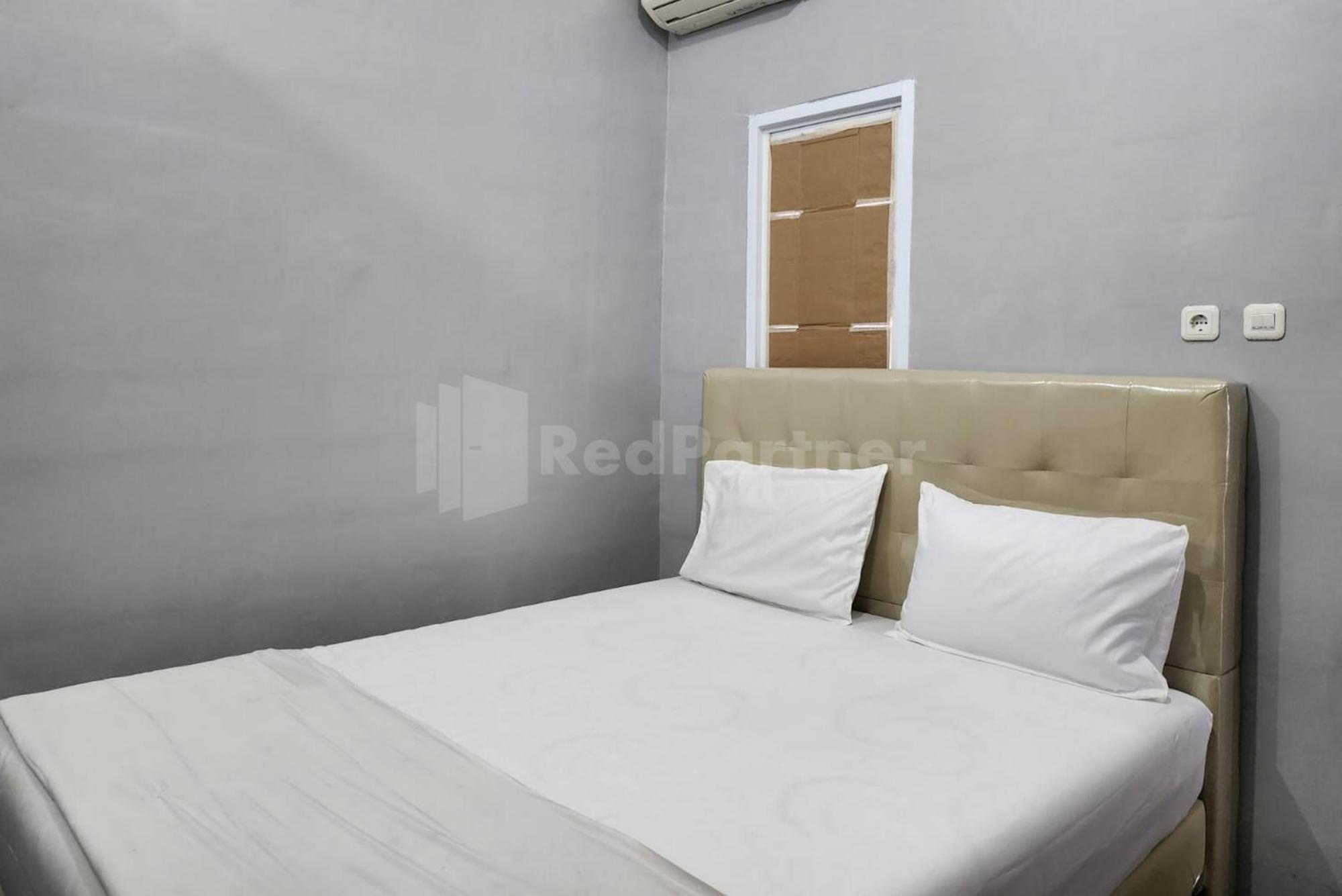 Puspita Homestay Mitra Reddoorz Bekasi Eksteriør bilde